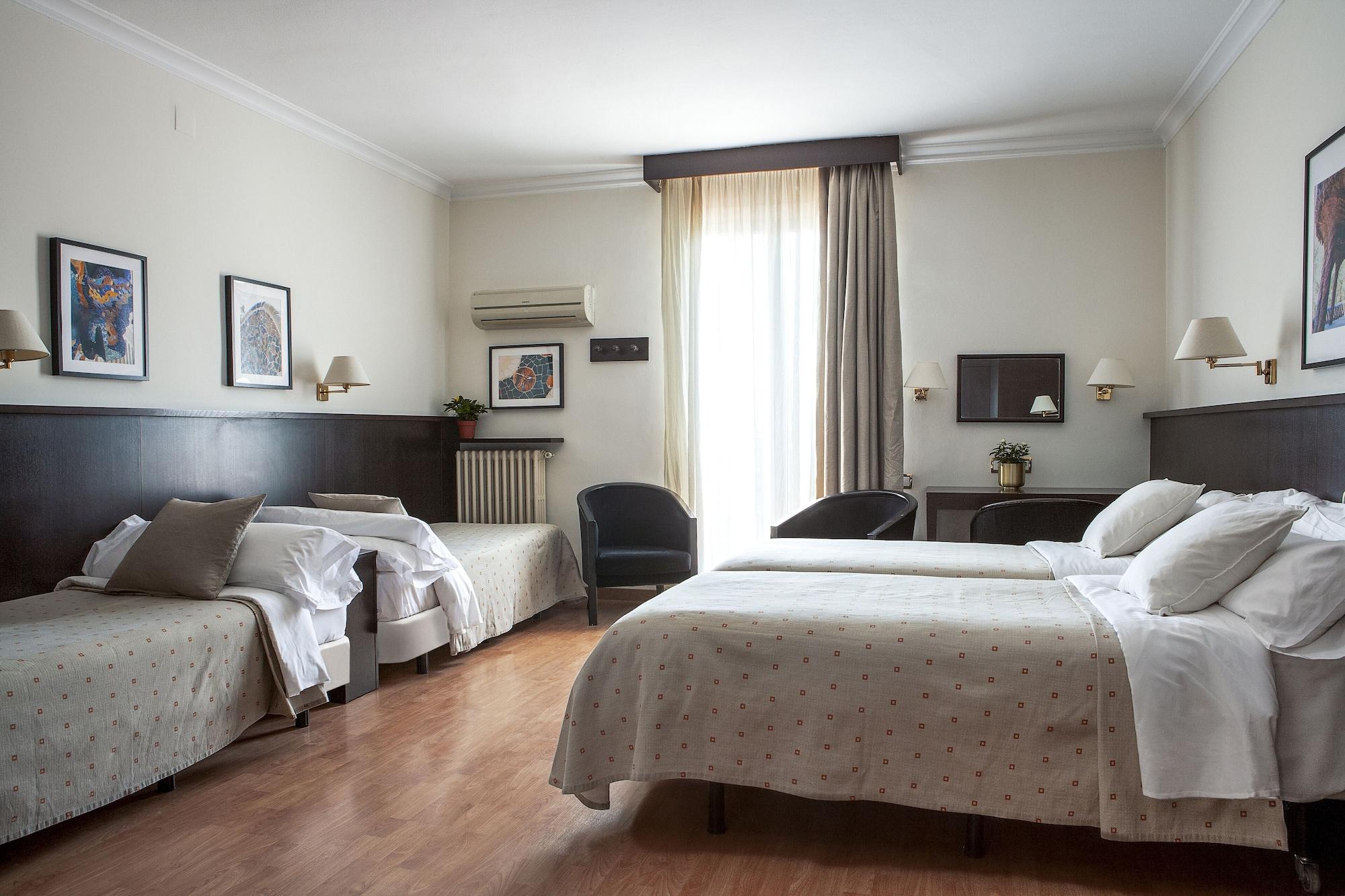 เกาดี โฮเทล Hotel บาร์เซโลนา ภายนอก รูปภาพ