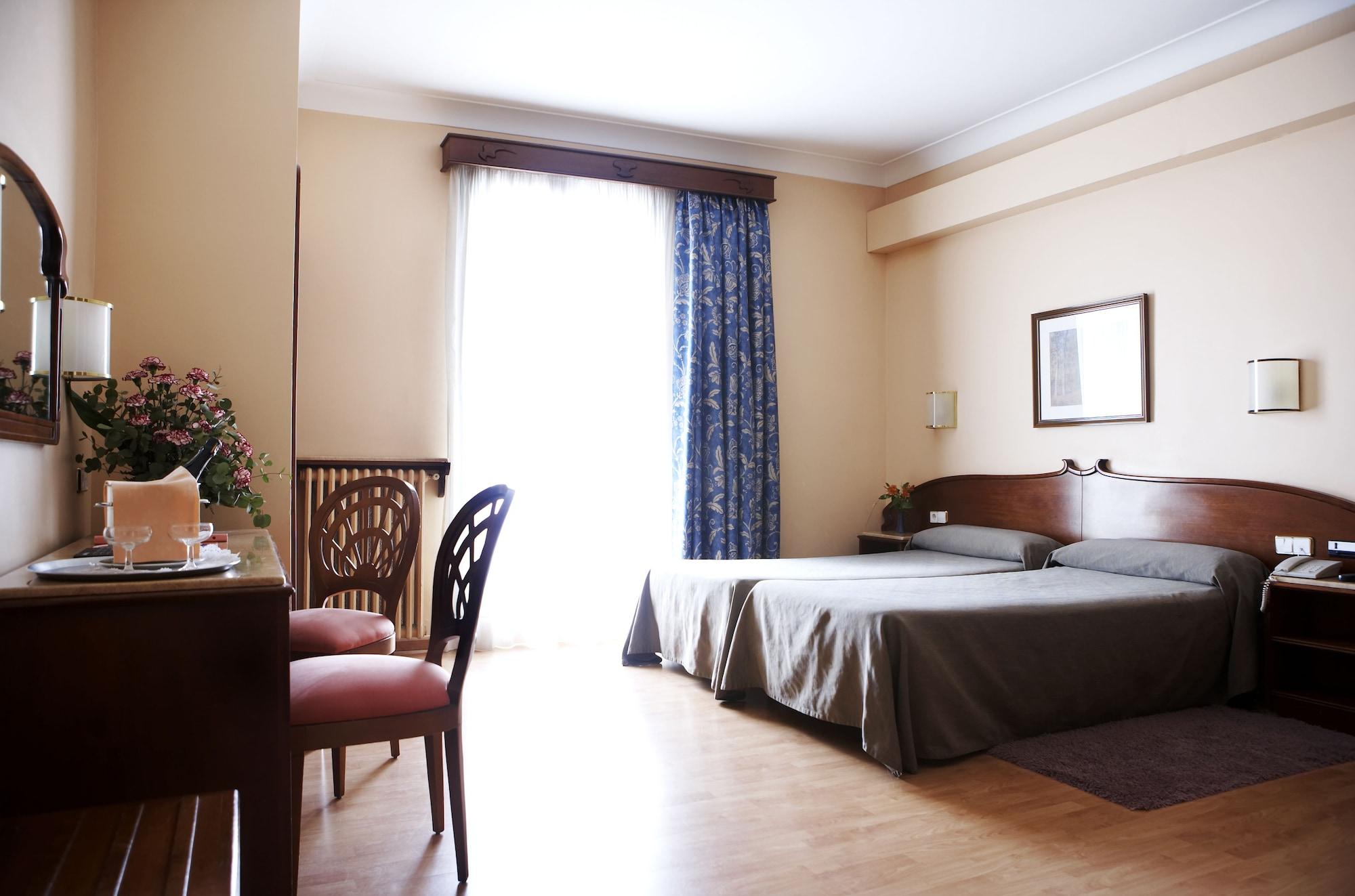 เกาดี โฮเทล Hotel บาร์เซโลนา ภายนอก รูปภาพ