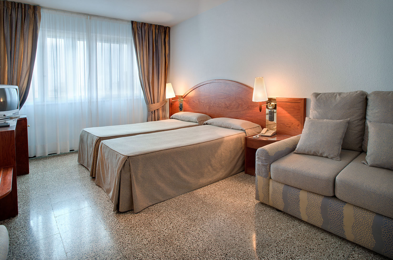 เกาดี โฮเทล Hotel บาร์เซโลนา ภายนอก รูปภาพ